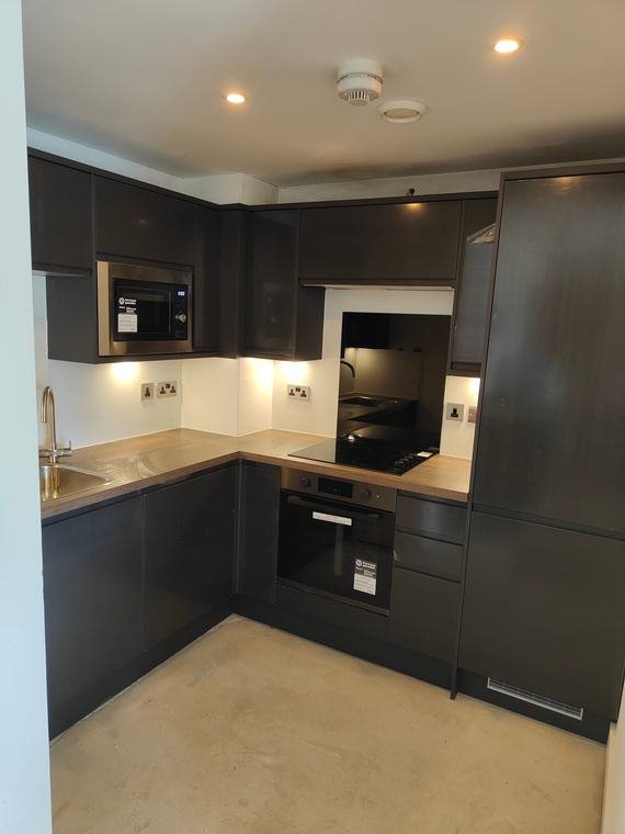 Charcoal L-shaped kitchen